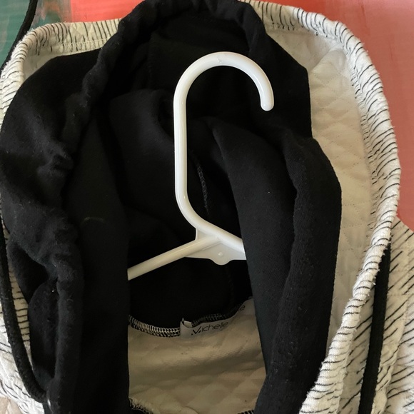 Thick sweatshirt w/ zip & kangaroo pockets, lined hood & thumbholes Size Small - Picture 4 of 8